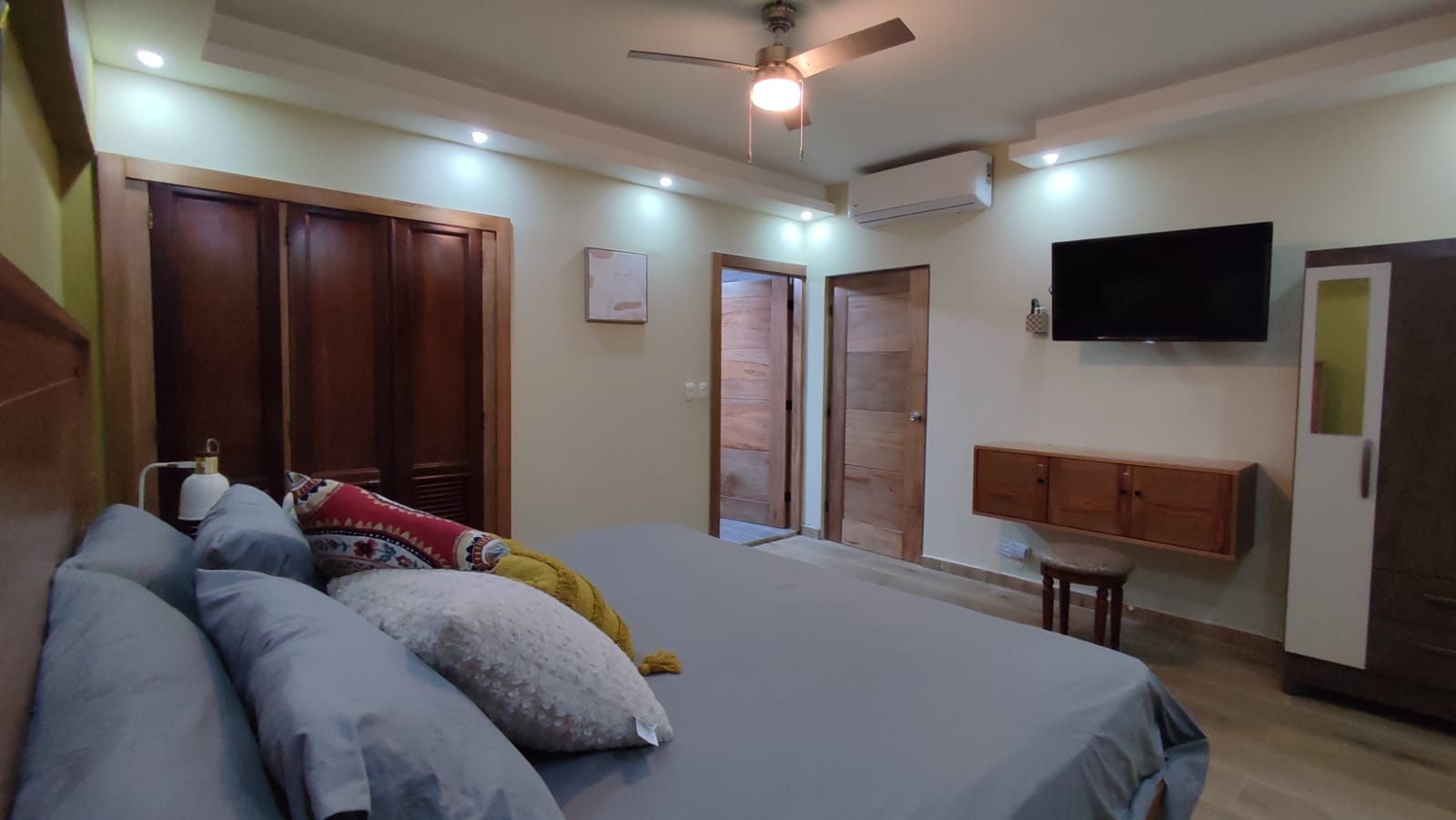 (Ref. 106) Master bedroom L