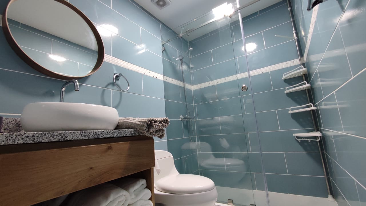 (Ref. 106) Second bedroom bathroom