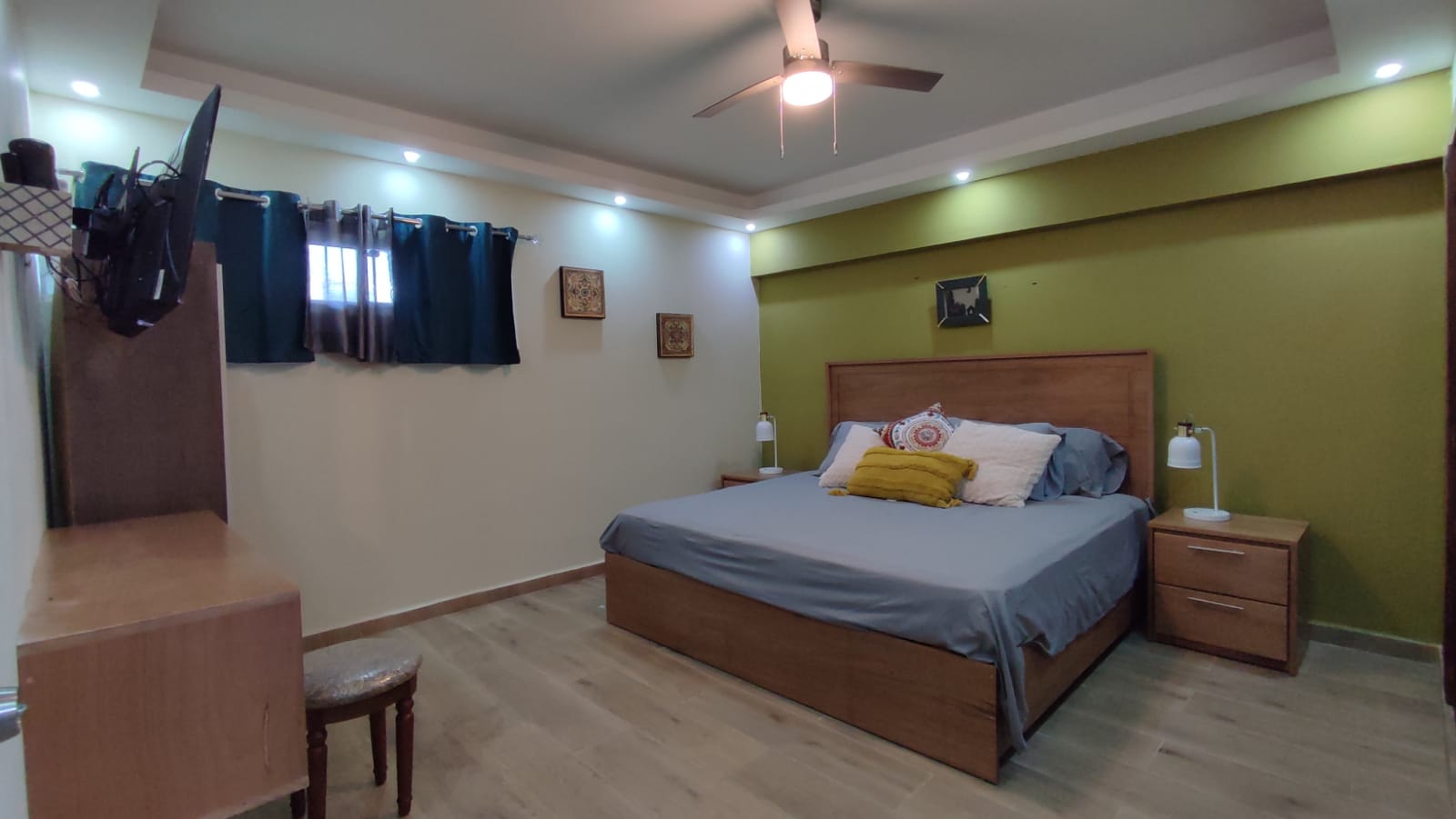 (Ref. 106) Master bedroom R