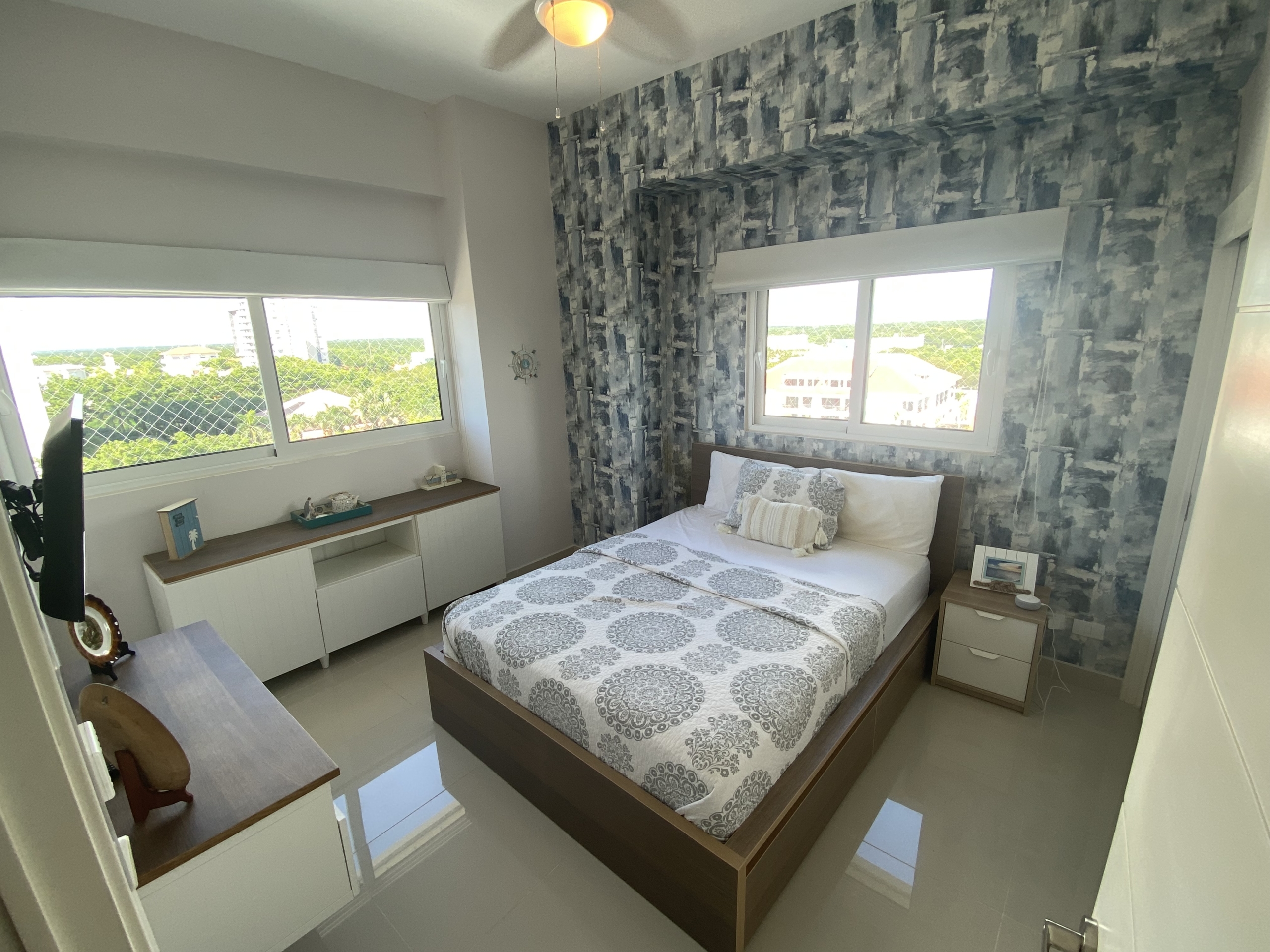 2nd bedroom